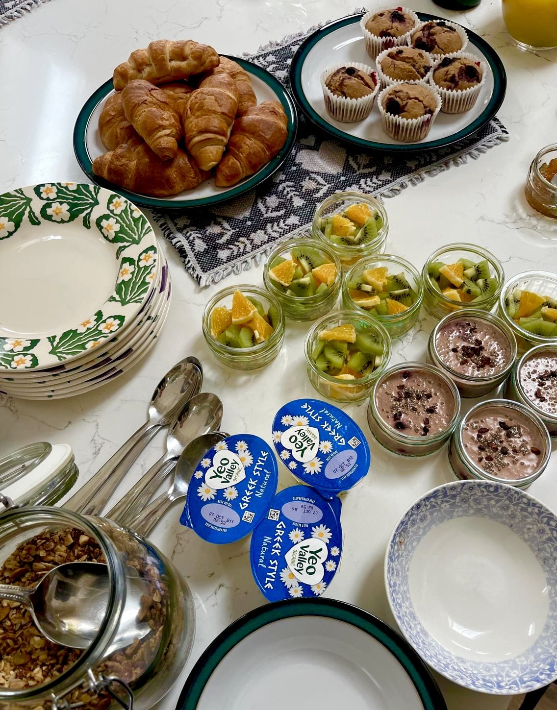 Buffet, with Bread, Fruit & Cake